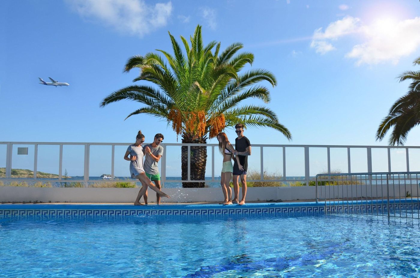 Apartamentos-Playasol-Jabeque-Dreams-Pool-10