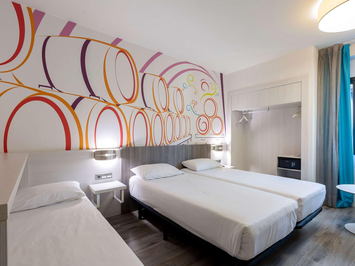 Ibis-Styles-Madrid-Prado-Room-8
