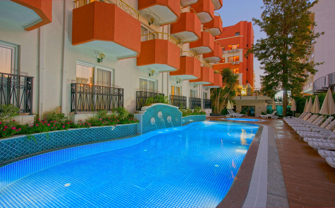 Antique-Roman-Palace-Museum-Hotel---Adults-Only--16---Pool-3