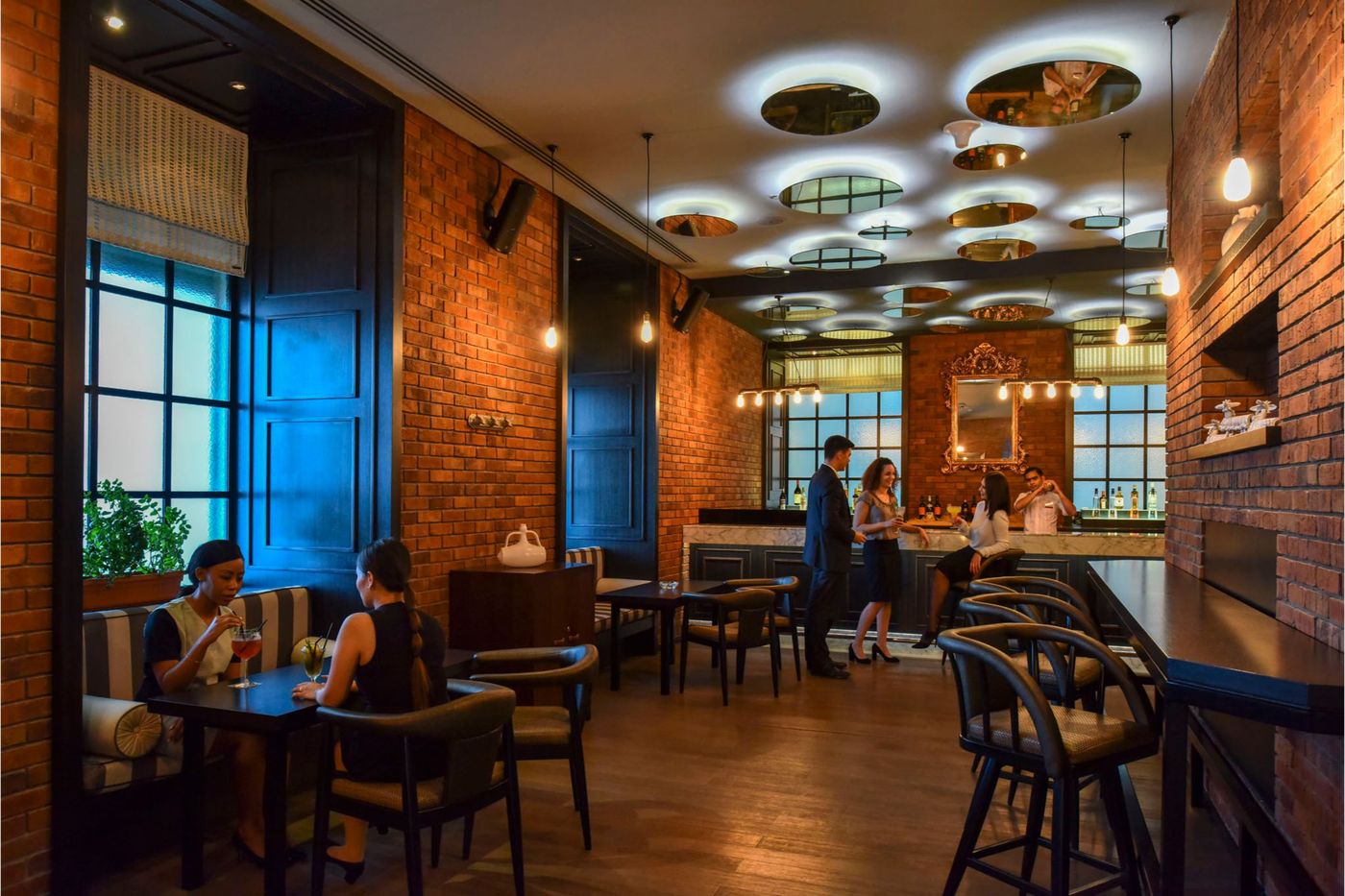 Raffles-Dubai-Hotel-Bar-44