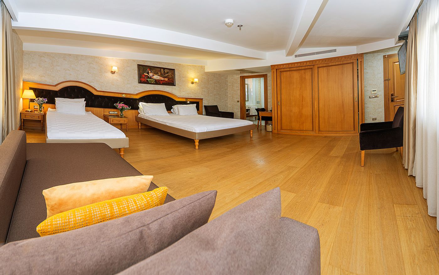 Aprilis-Hotel-Room-17