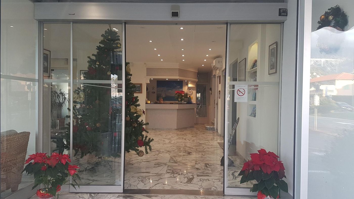 Hôtel Le Dauphin-France-MENTON-General view-6