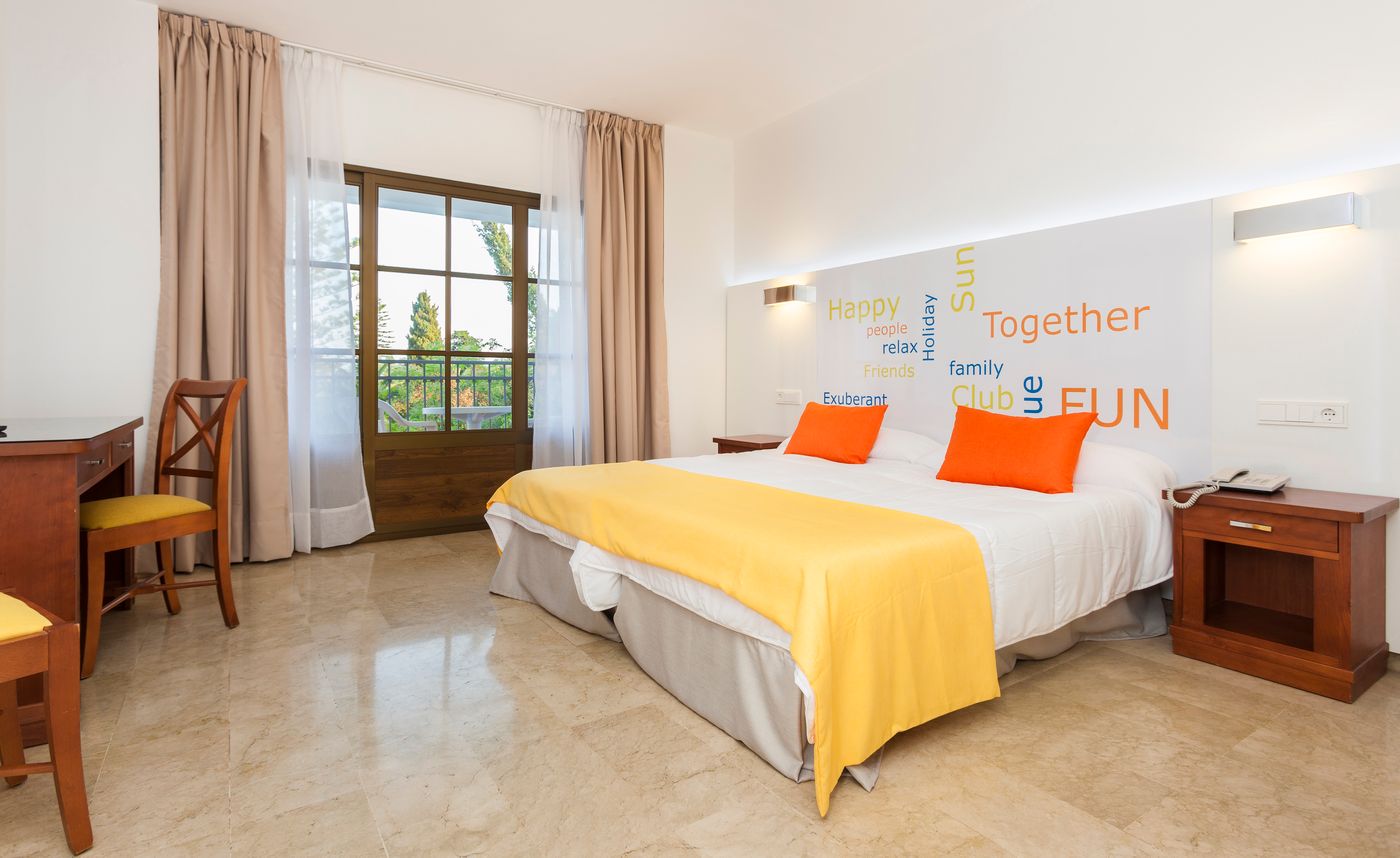 Hotel-Globales-Cortijo-Blanco-Room-17