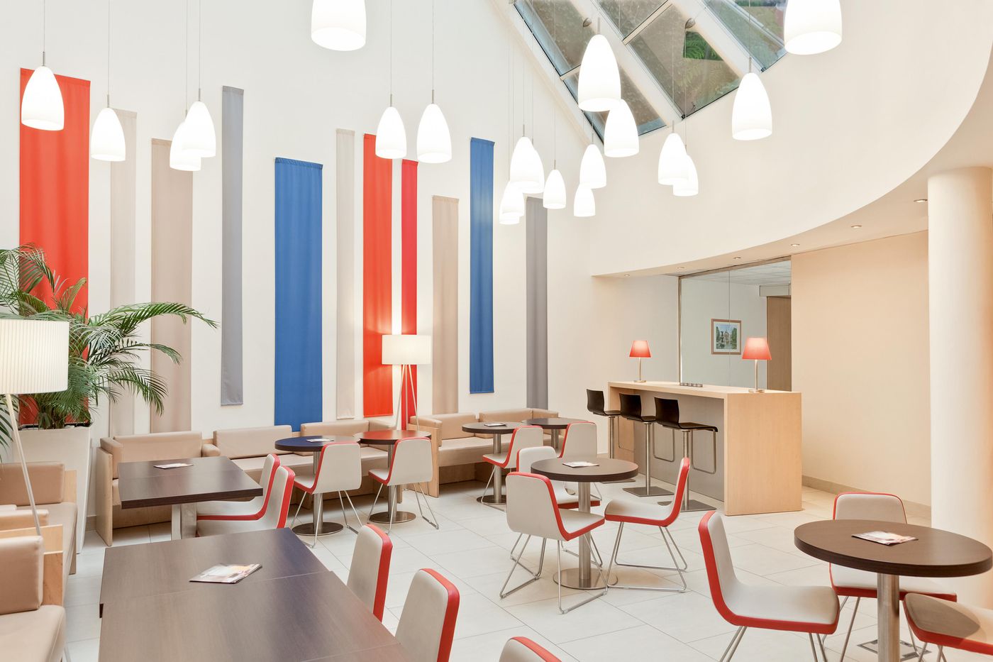 Ibis-Budapest-Centrum-Lobby-15