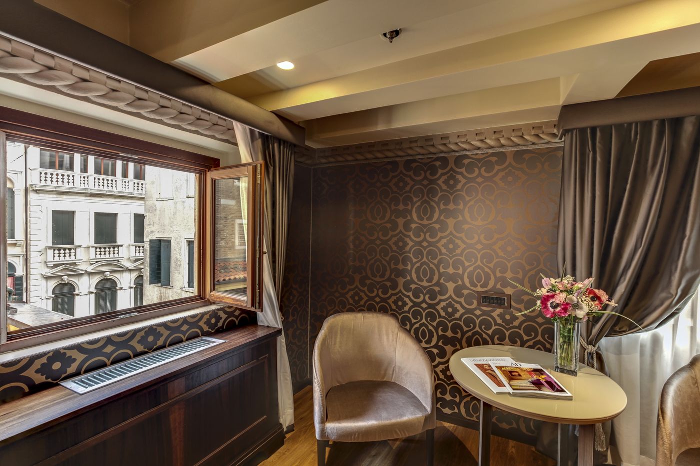 Hotel-Dona-Palace-Room-8