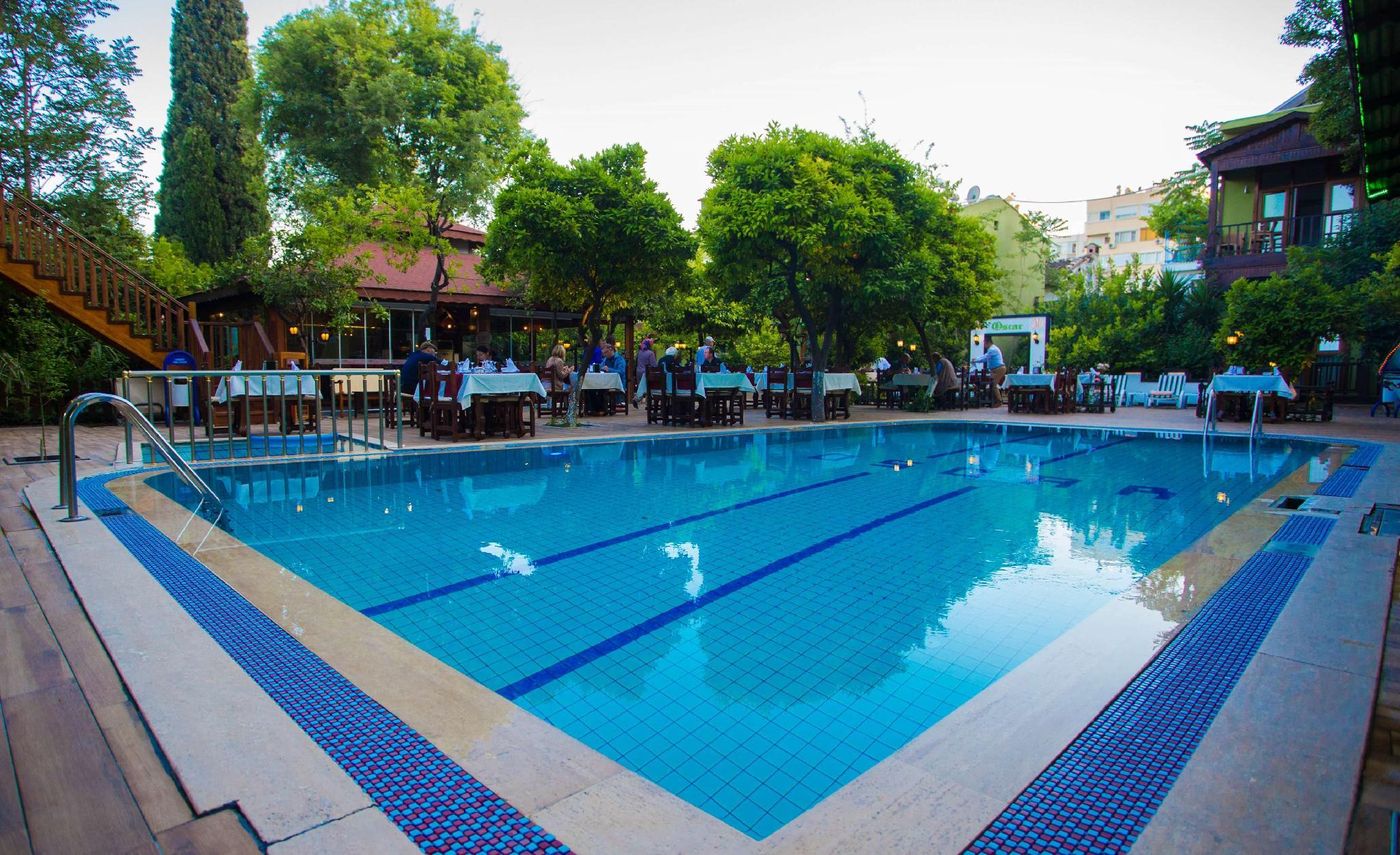 Oscar-Boutique-Hotel-Pool-2