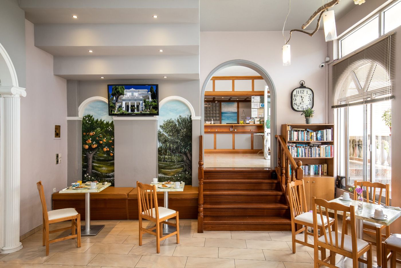 Bella Vista Hotel & Studios