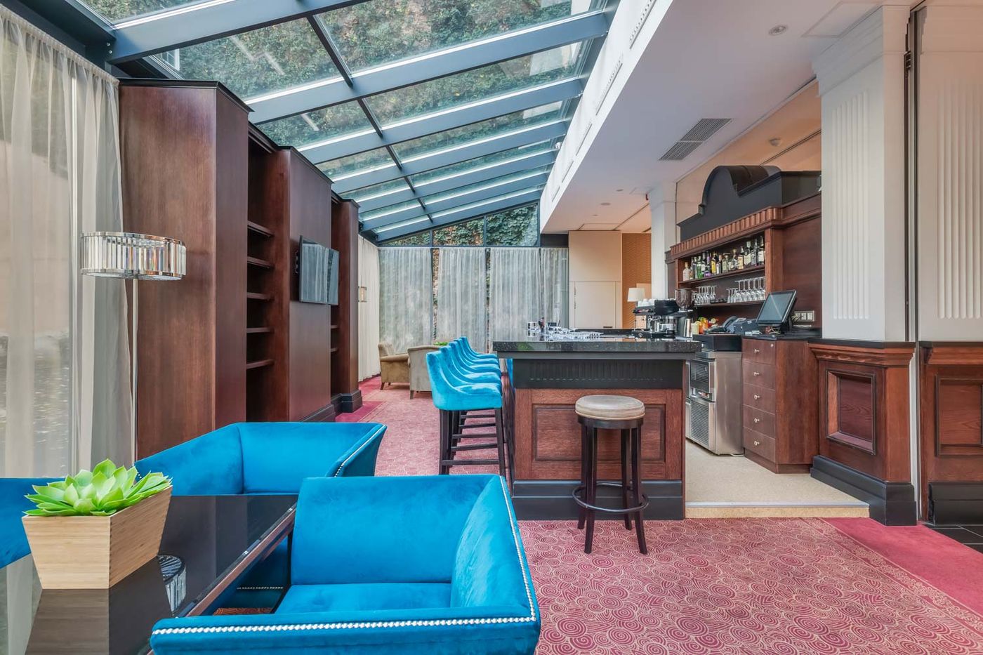 Eurostars-Danube-Budapest-Bar-9