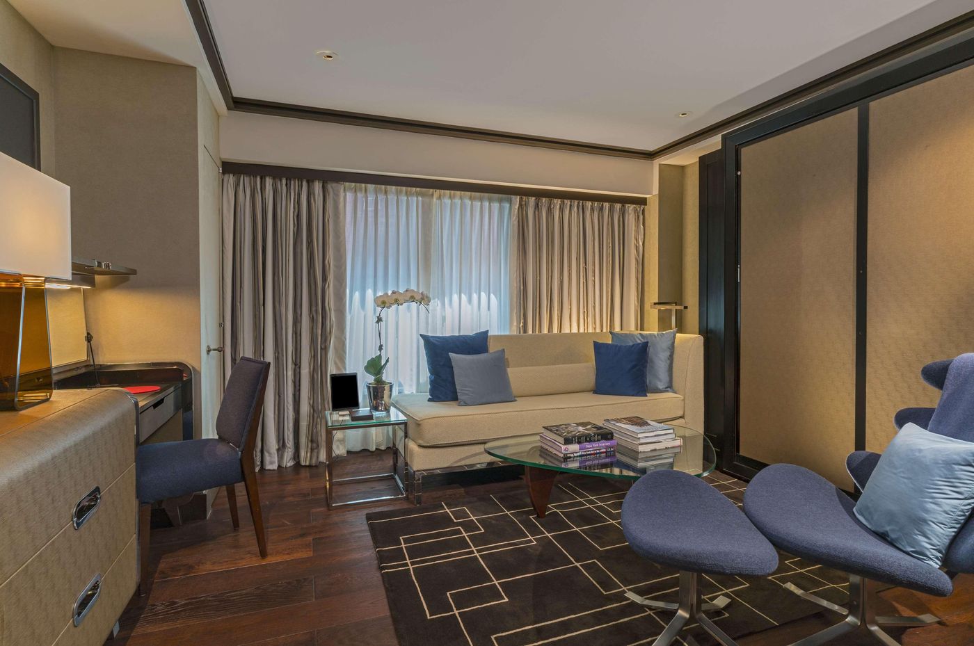 The-Chatwal-in-the-unbound-Collection-Room-30