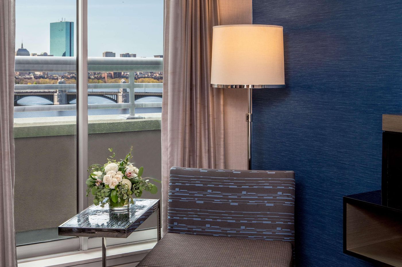 The-Royal-Sonesta-Boston-Room-34