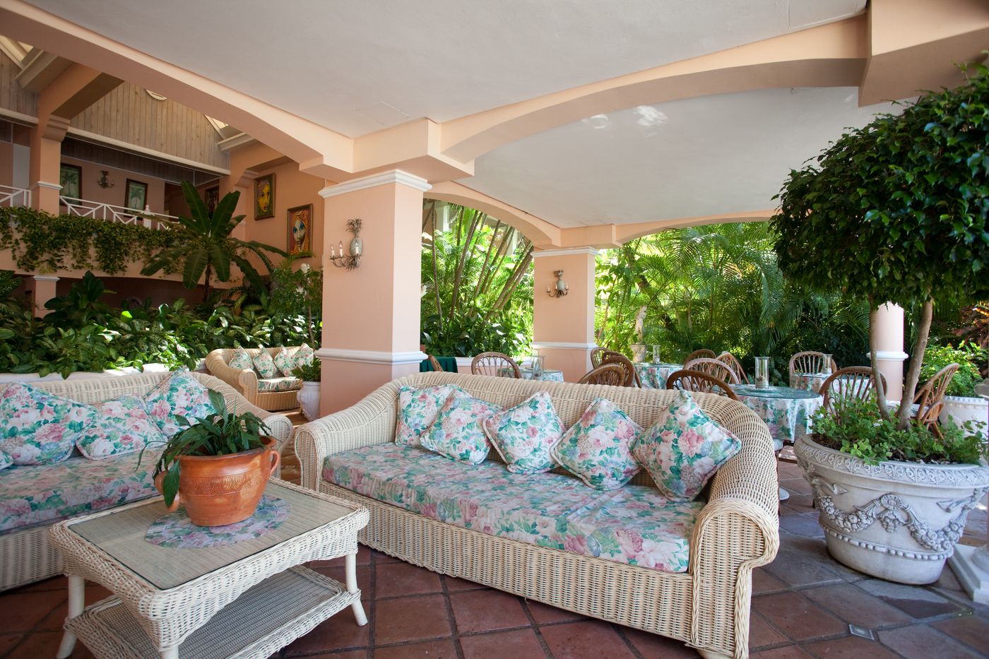 Coco-Reef-Resort-and-Spa-Terrace-20