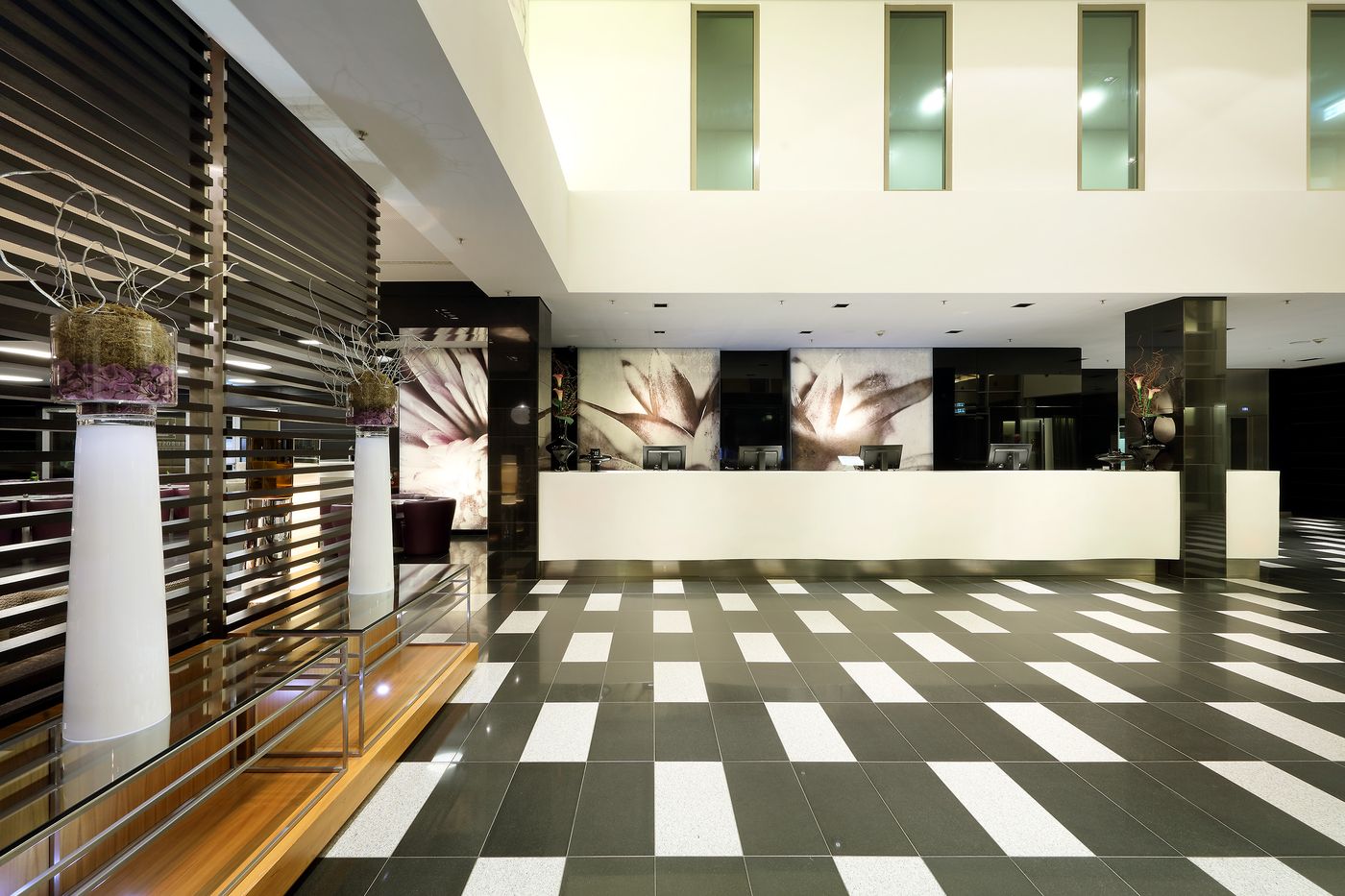 Eurostars-Grand-Central-Lobby-7