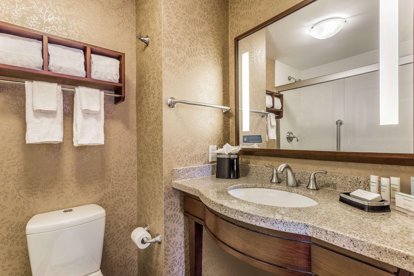 Hampton-Inn-Manhattan-Grand-Central-Room-19