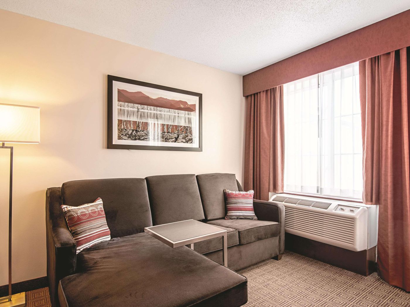 La-Quinta-Inn-Vancouver-Airport-Room-7