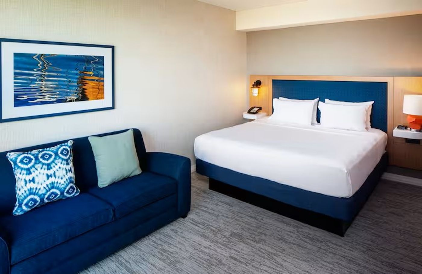 Hampton Inn Boston Seaport District