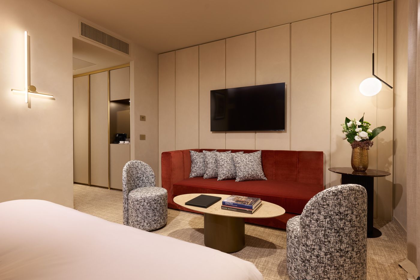 Borghese-Contemporary-Hotel-Room-5