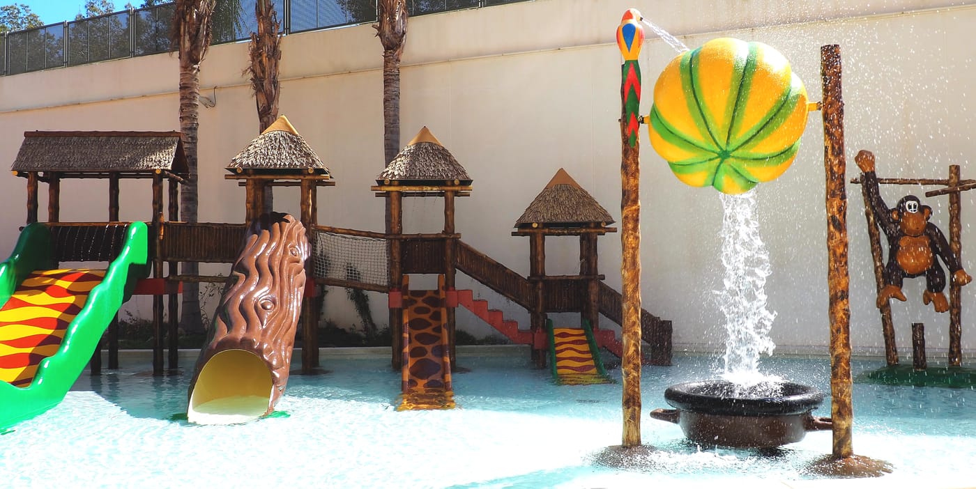 Deloix-Aqua-Center-Hotel-Pool-62