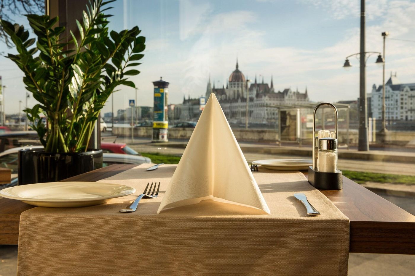 Boutique-Hotel-Victoria-Budapest-Bar-25