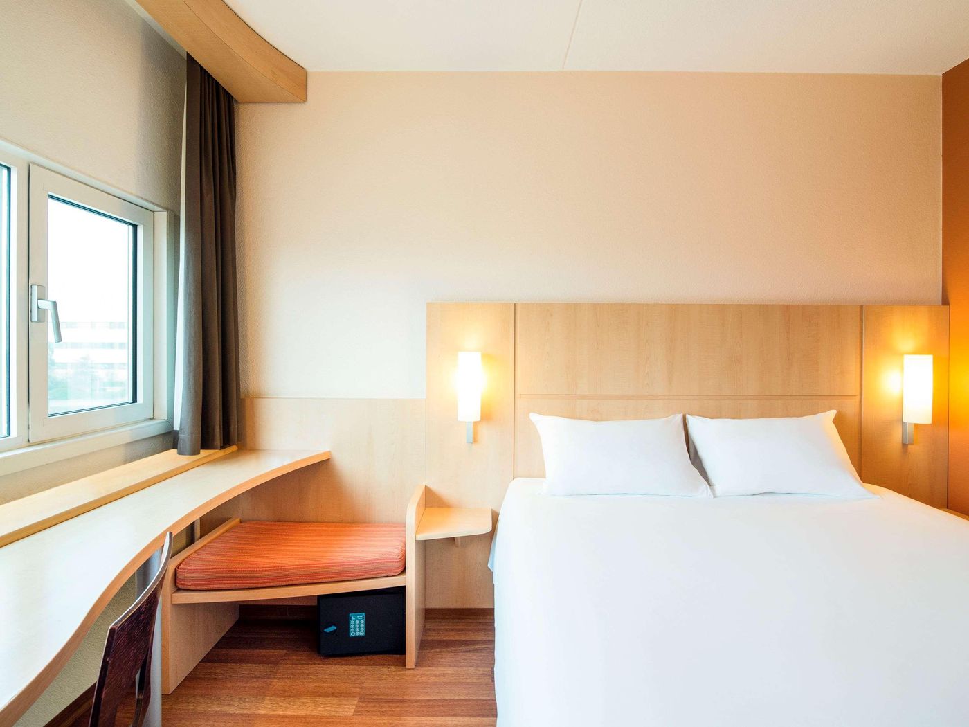 ibis-Schiphol-Amsterdam-Airport-Room-32