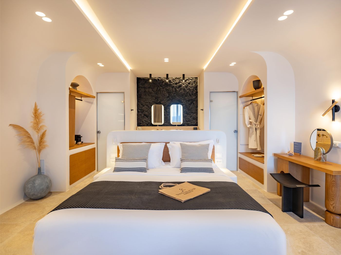 Santo Mine Oia Suites