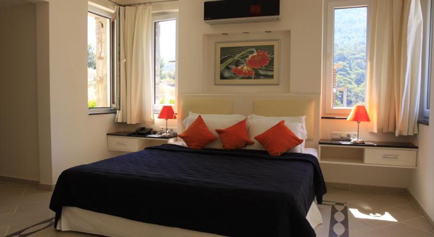 Golden Life Heights Deluxe Suite Hotel - Adults Only