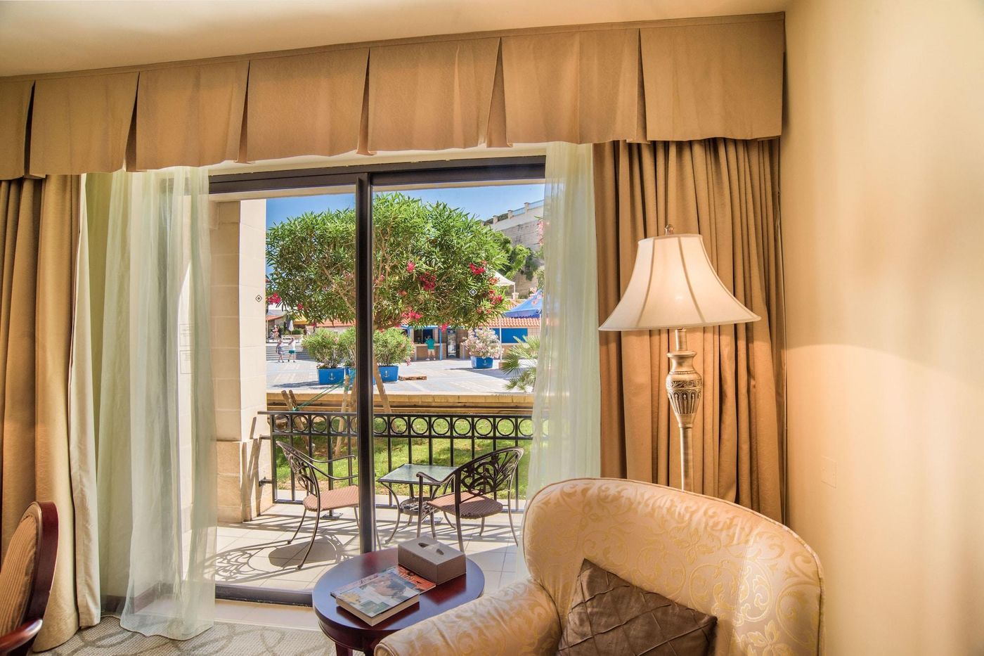 Excelsior-Grand-Hotel-Room-19