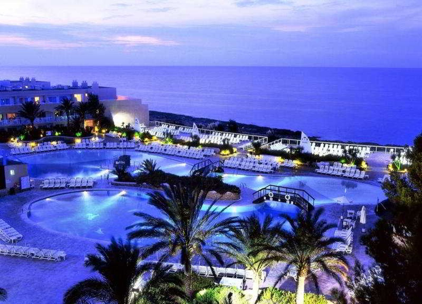 Sirenis-Seaview-Country-Club-Pool-15