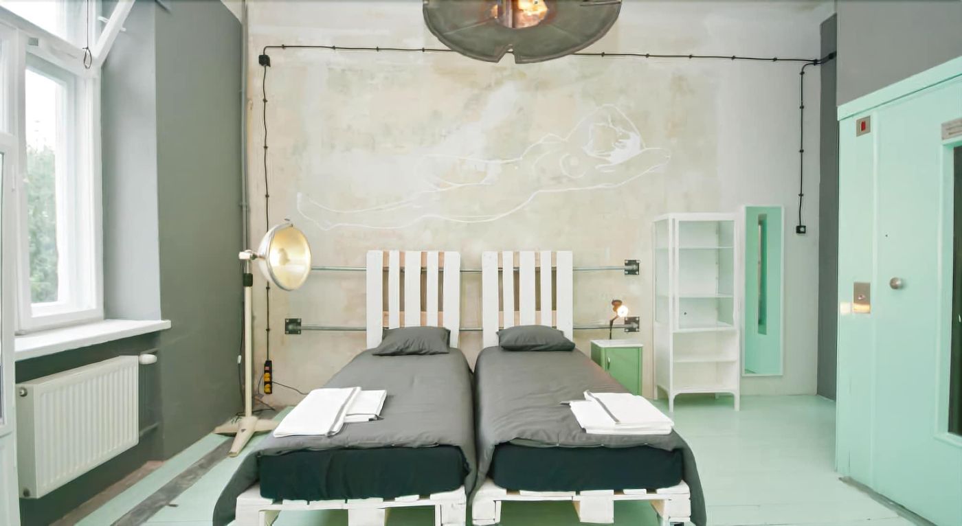 Sen-Pszczoly-Loft-Hotel-Room-25