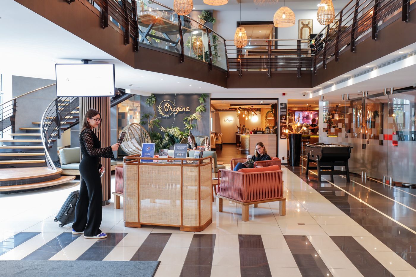 Novotel-Luxembourg-Centre-Lobby-5