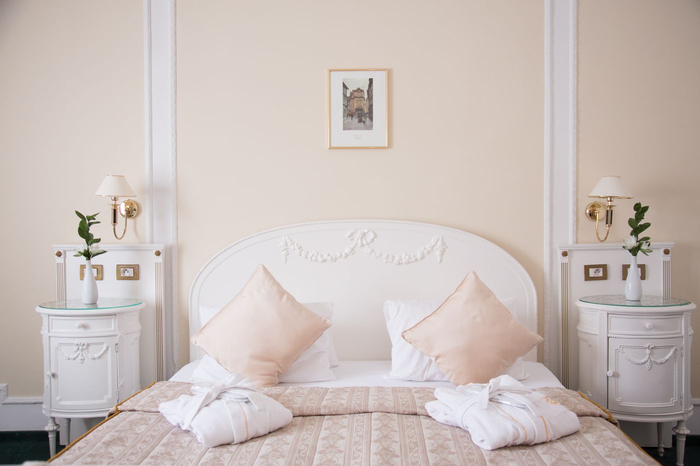 Ambassador-Zlat-----Husa-Room-36