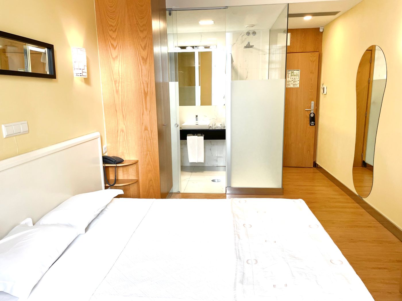 Universal - Portugal - PORTO - Room - 9