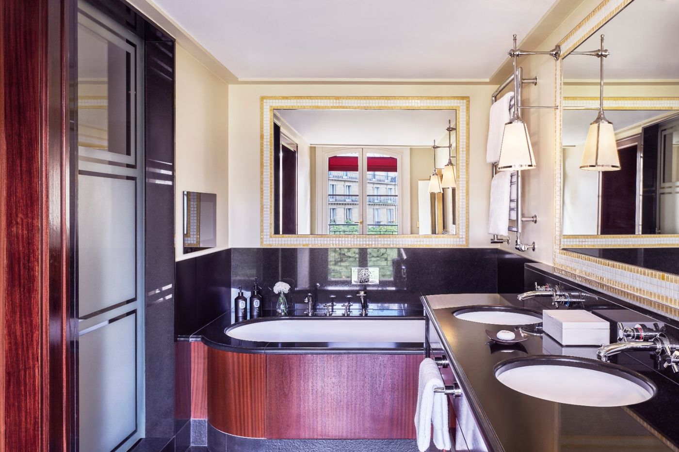 Hotel-Barriere-Le-Fouquets-Paris-Room-48