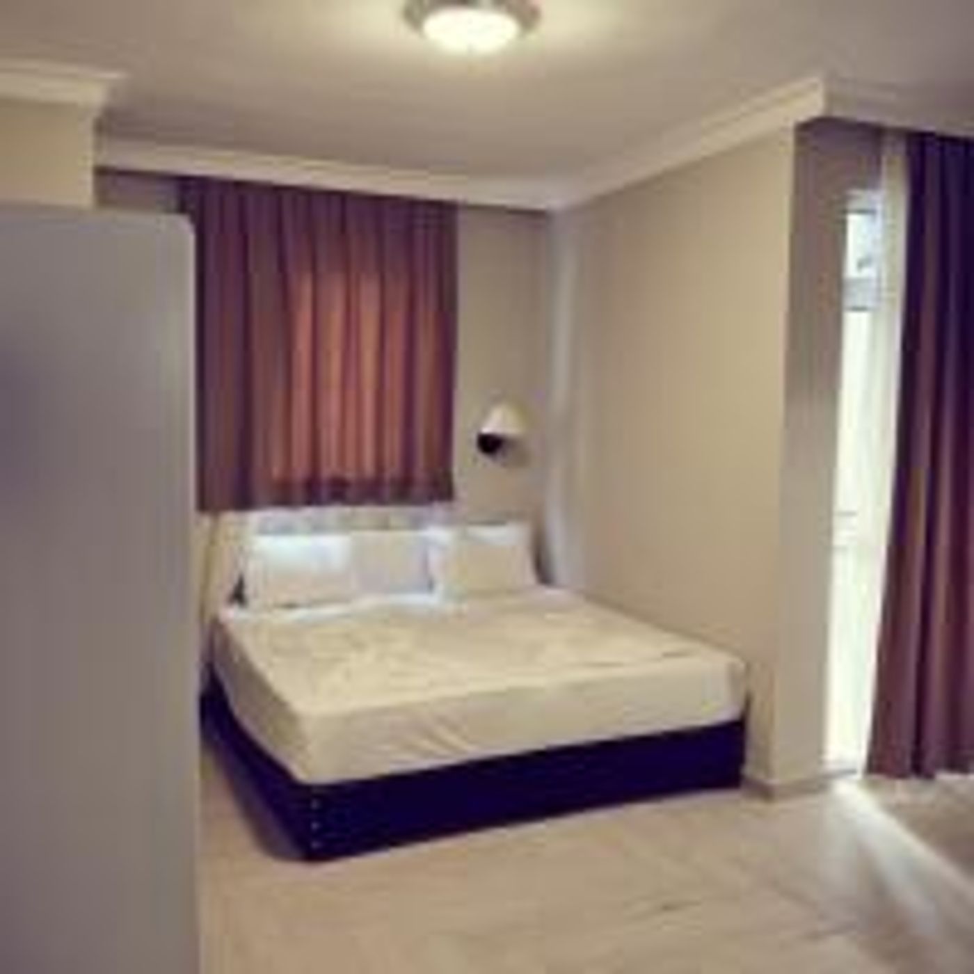 Two Seas Luxury Suites