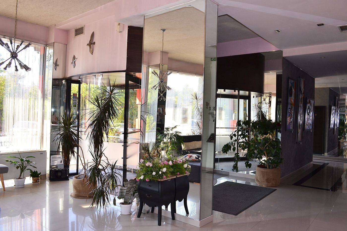 Simona Art Hotel-Bulgaria-SOFIA-Lobby-5