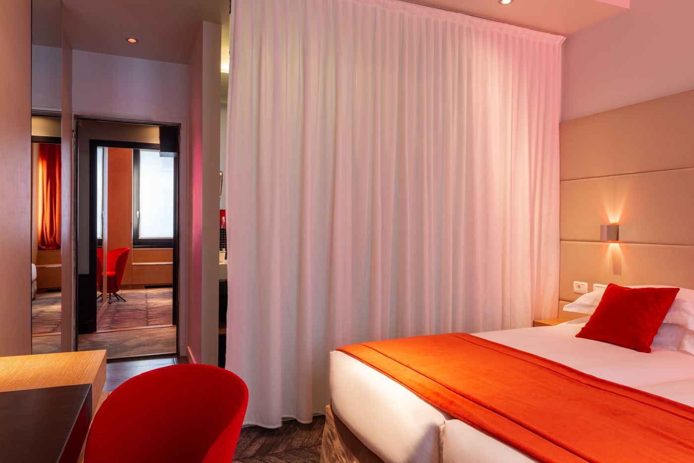 Hotel-Golden-Tulip-Opera-De-Noailles-Room-23