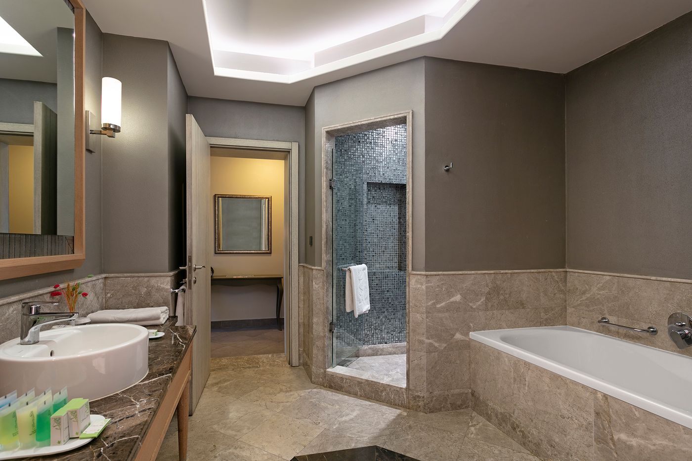 Xanadu-Island-Room-42