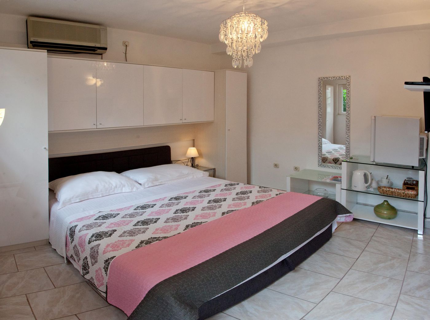 Apartment-Alma-Room-17