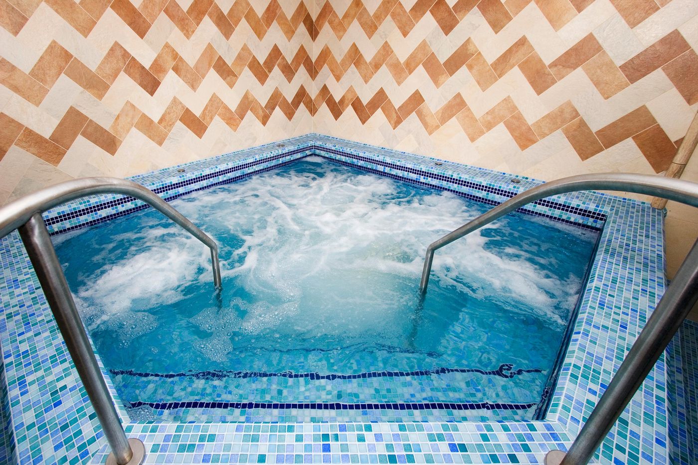 Rubin-Wellness---Conference-Hotel-Pool-47