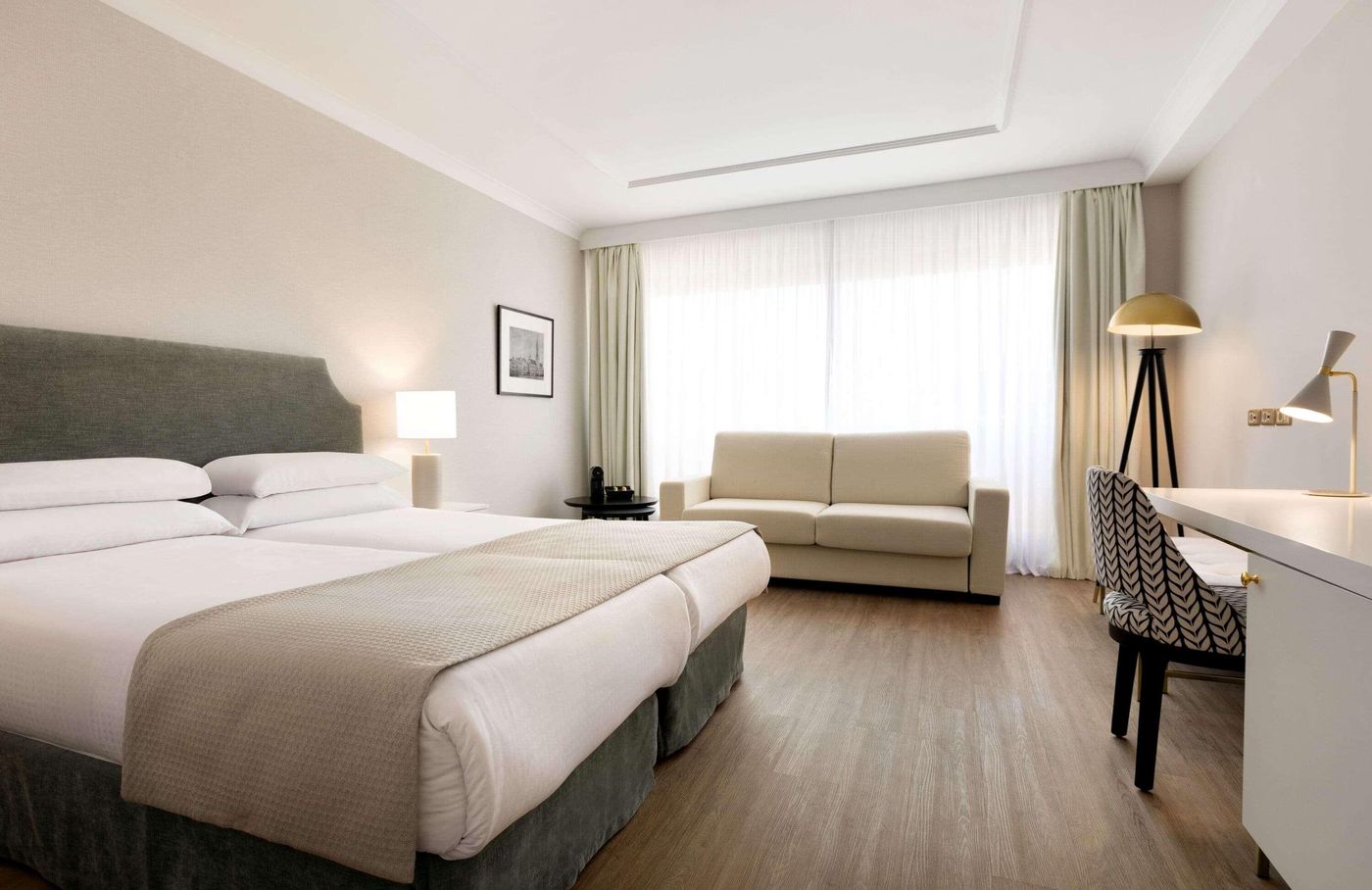 Hotel-Avenue-Louise-Brussels-Trademark-Collection-Room-17