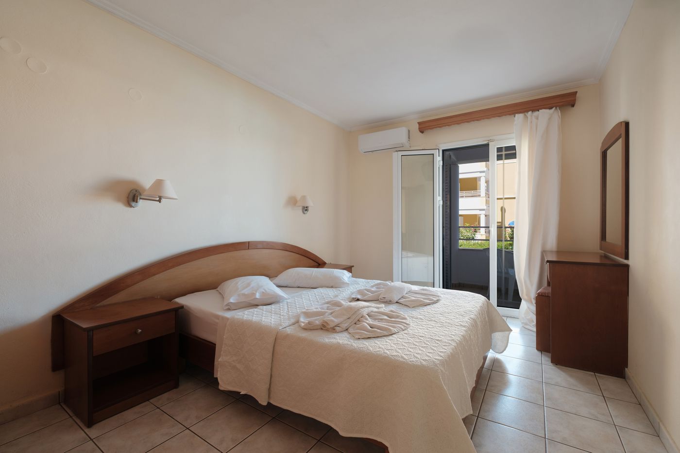 Paradise Hotel Apartments