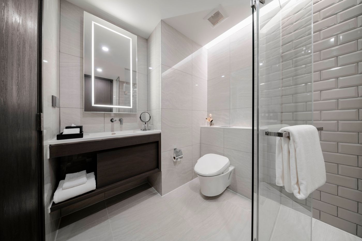 Wyndham-Bangkok-Queen-Convention-Centre-Room-54