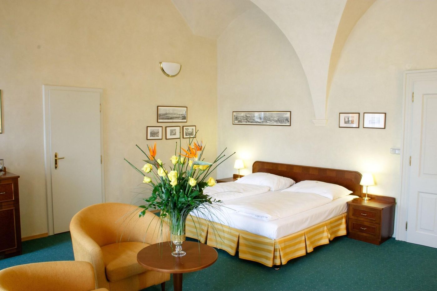 Adalbert-Brevnosky-Klaster-Room-7