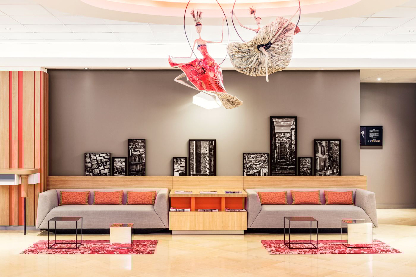 Mercure-Paris-Montmartre-Sacre-Coeur-Lobby-17
