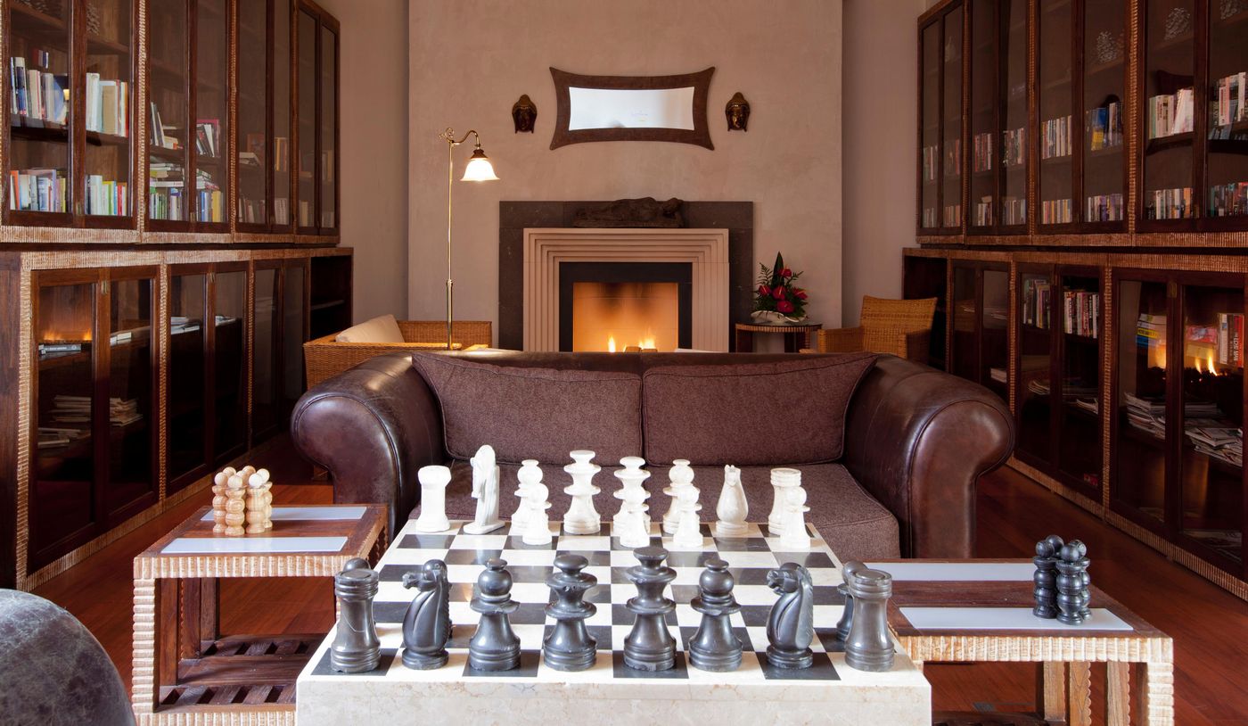 Regency-Country-Club-Lobby-51