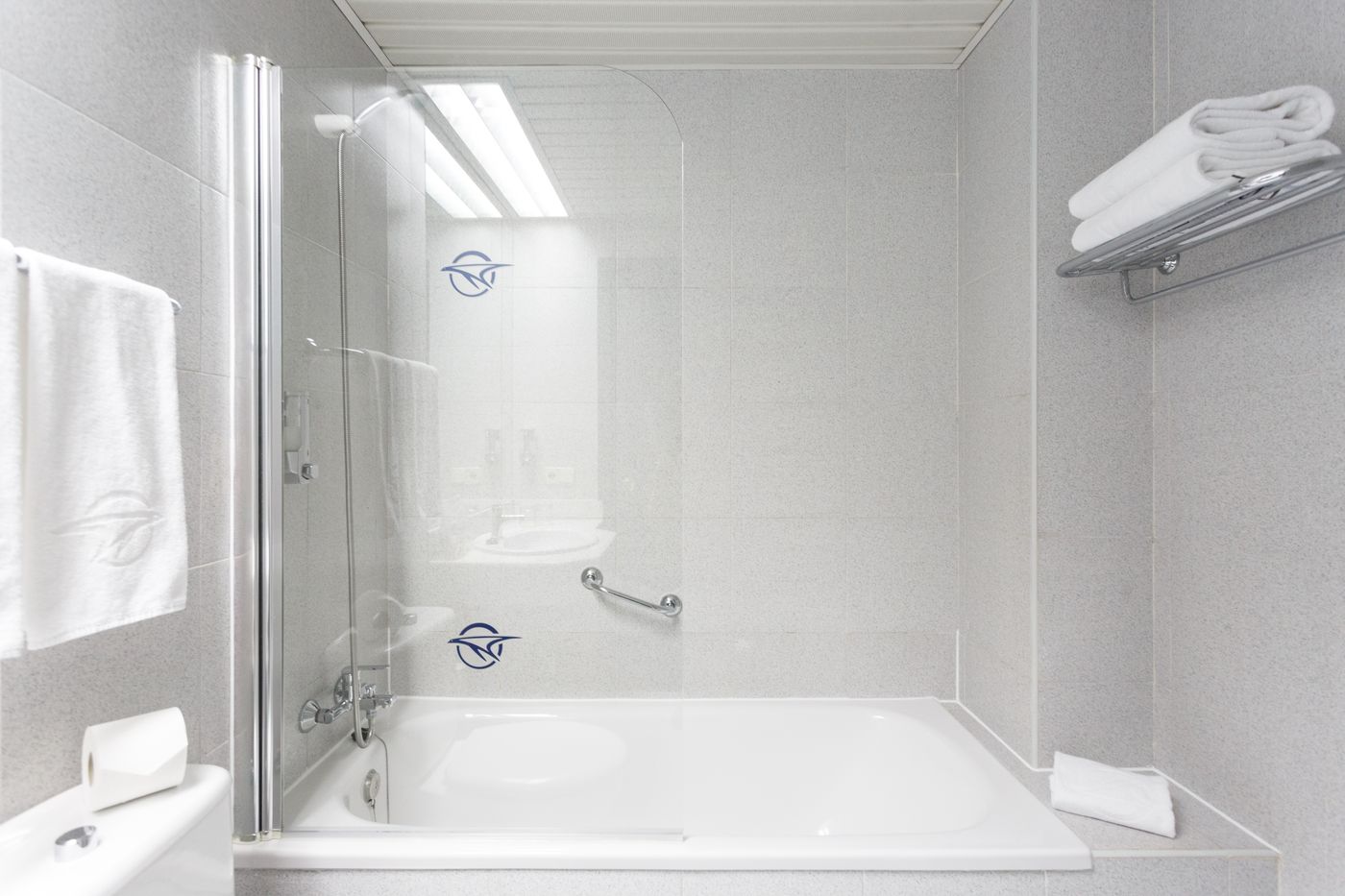 Globales-Gardenia-Room-25