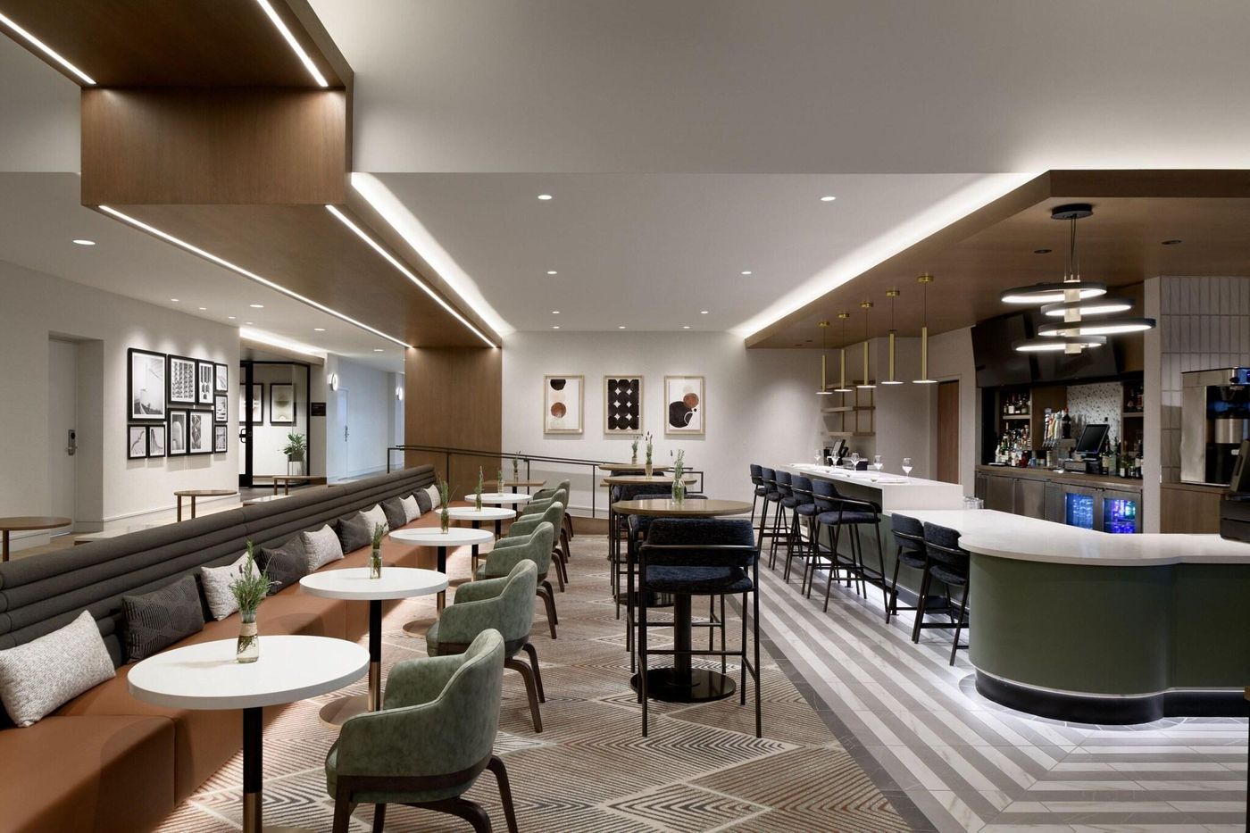 Sheraton-Park-Hotel-at-the-Anaheim-Resort-Lobby-15