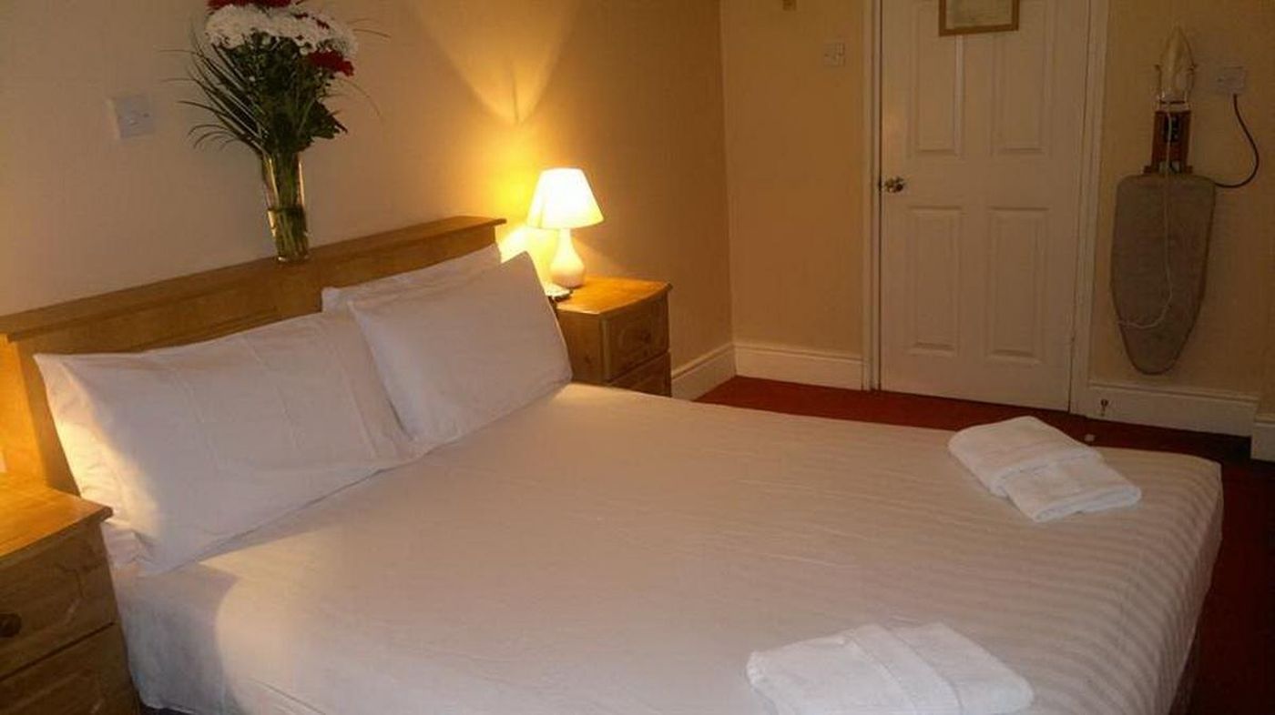 Hazelbrook House-Ireland-DUBLIN-Room-9