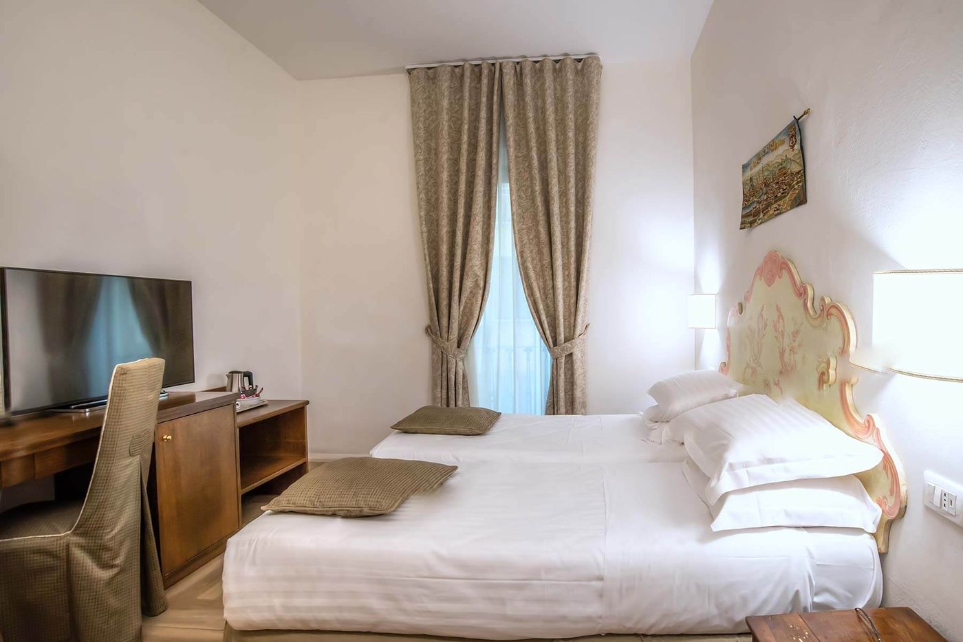 Machiavelli-Palace-Room-61