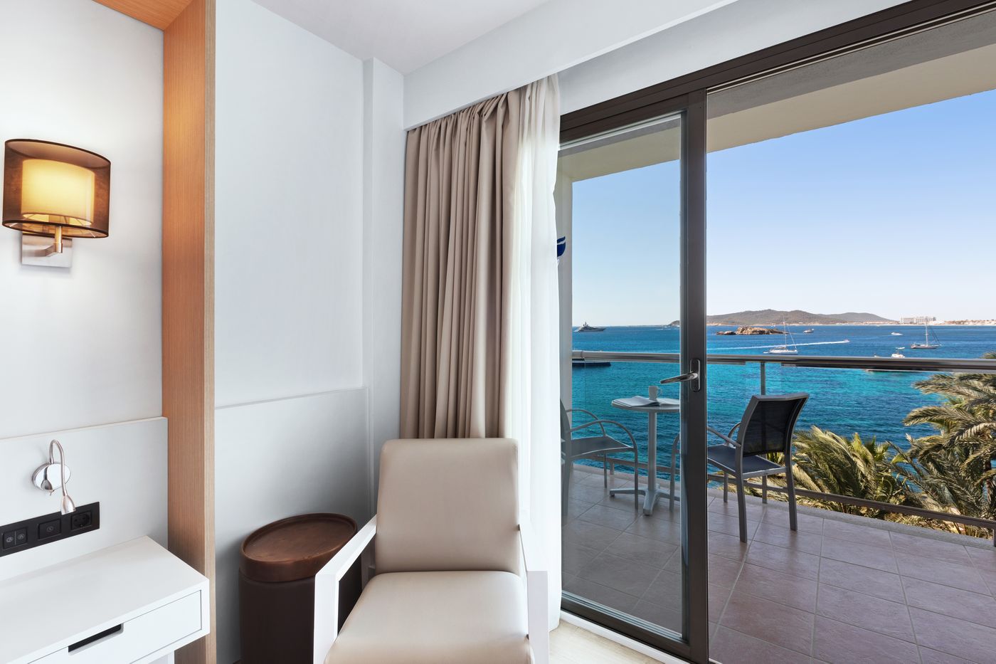 THB-Los-Molinos-Class-Room-35