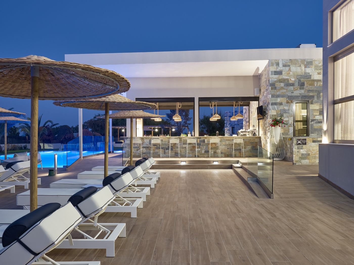 Golden-Sun-Resort---Spa-Bar-8